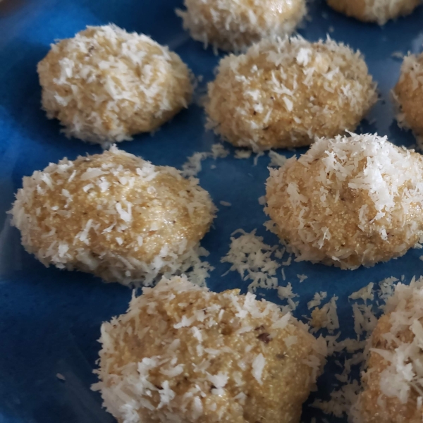 Easy Coconut Ladoo