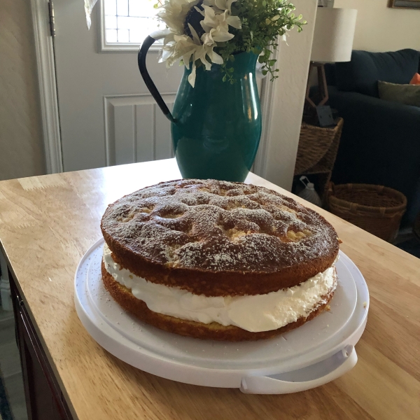 Italian Lemon Cream Cake