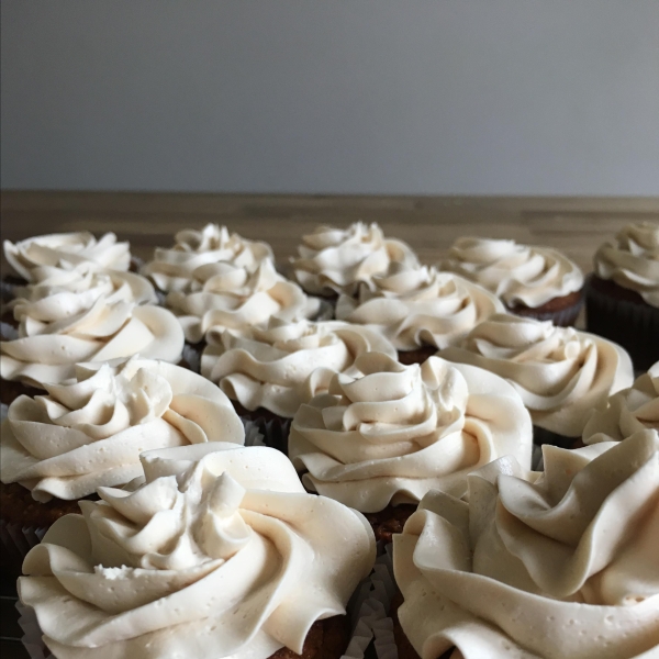 Italian Meringue Buttercream Frosting with Honey