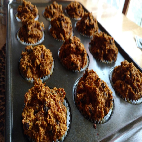 Sugar-Free Whole Wheat Pumpkin Bran Muffins with Raisins