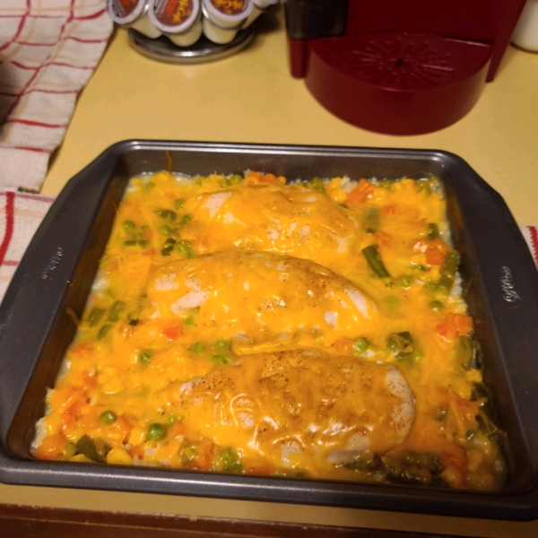 Campbell's® Cheesy Chicken and Rice Casserole