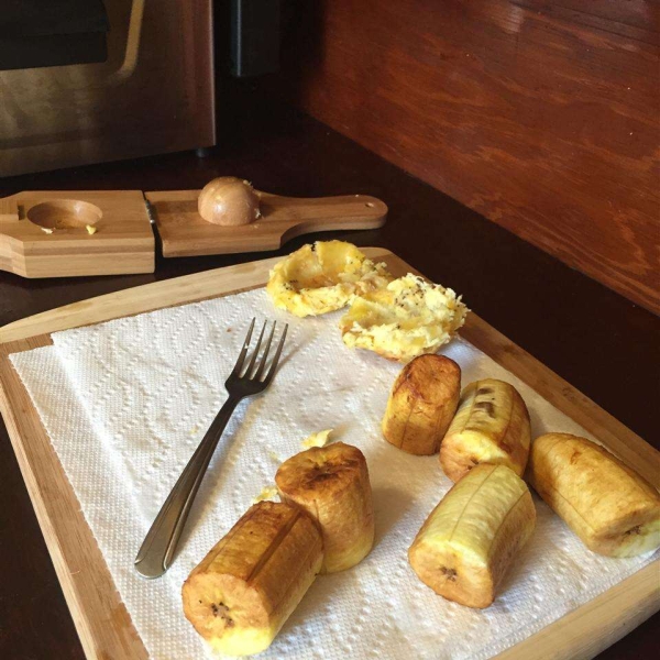 Tostones Rellenos (Stuffed Plantain Cups)