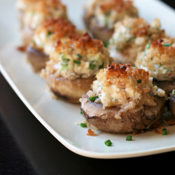 Easy Vegetarian Stuffed Mushrooms