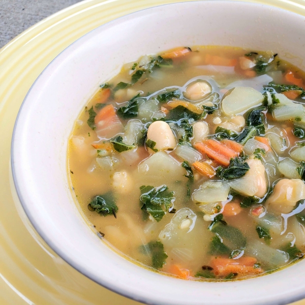 Savory Kale, Cannellini Bean, and Potato Soup