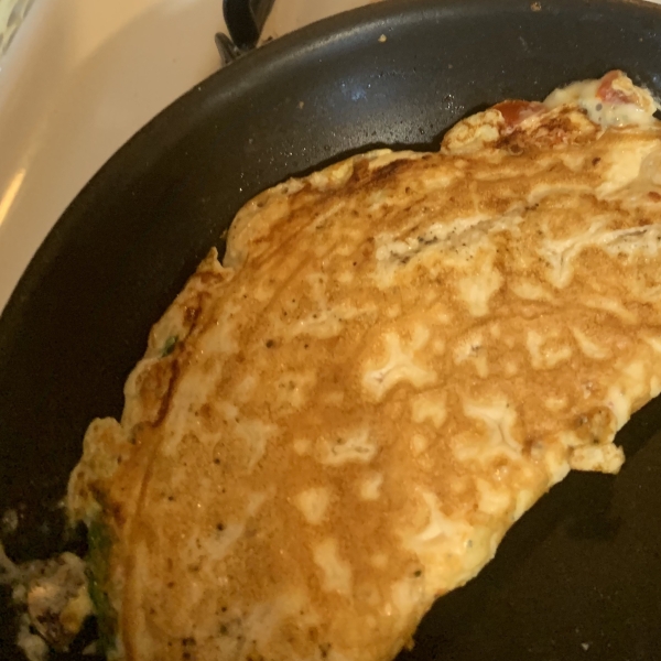 Spinach, Tomato, and Feta Egg White Omelette