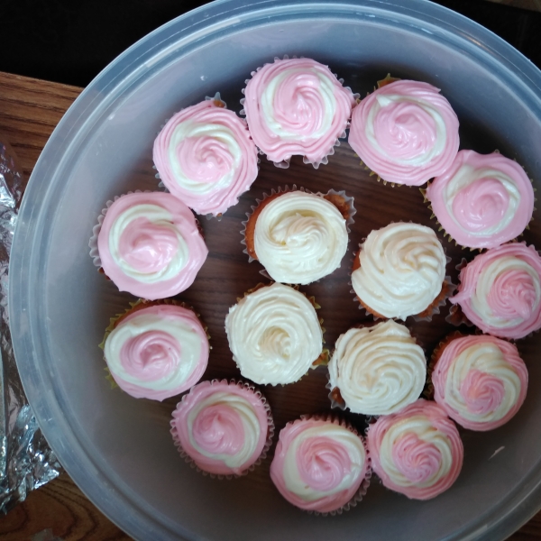 Frosted Pink Lemonade Cupcakes