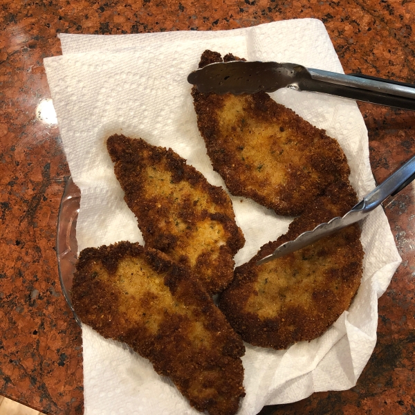 Traditional Indiana Breaded Tenderloin Sandwich