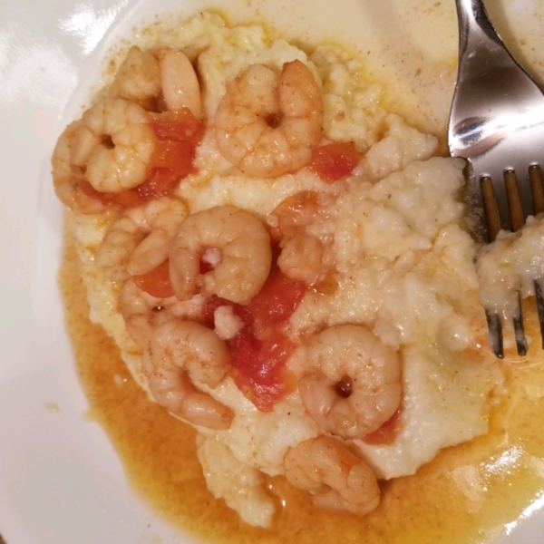 Lowcountry Shrimp and Cheese Grits