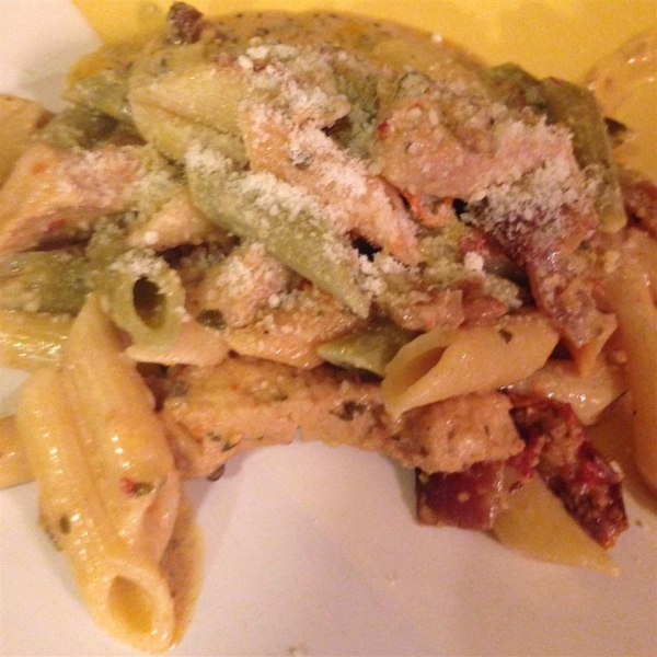 Phenomenal Chicken and Pasta in Creamy Pesto Sauce