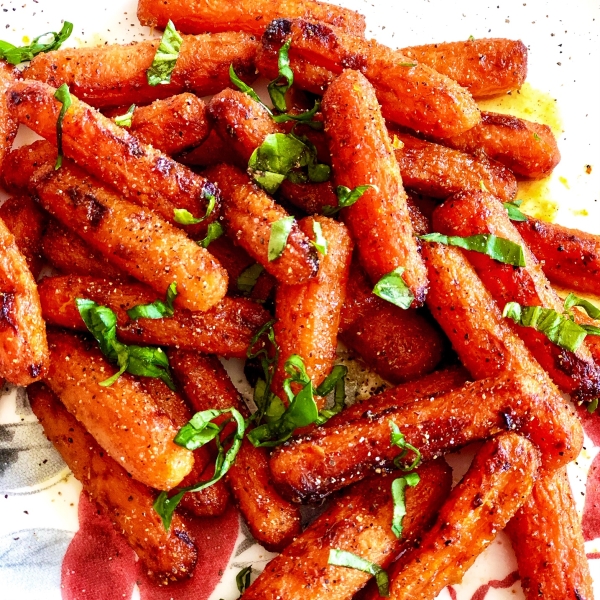 Air Fryer Sweet and Spicy Roasted Carrots