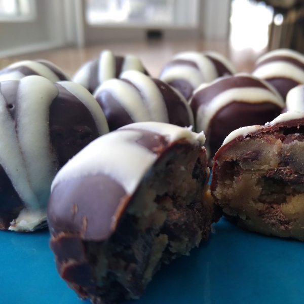 Nichola's Chocolate Chip Cookie Dough Truffles