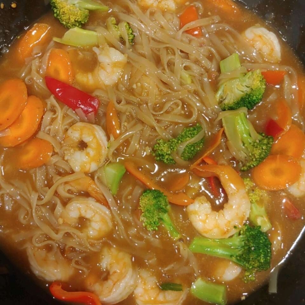 One Pot Thai-Style Rice Noodles