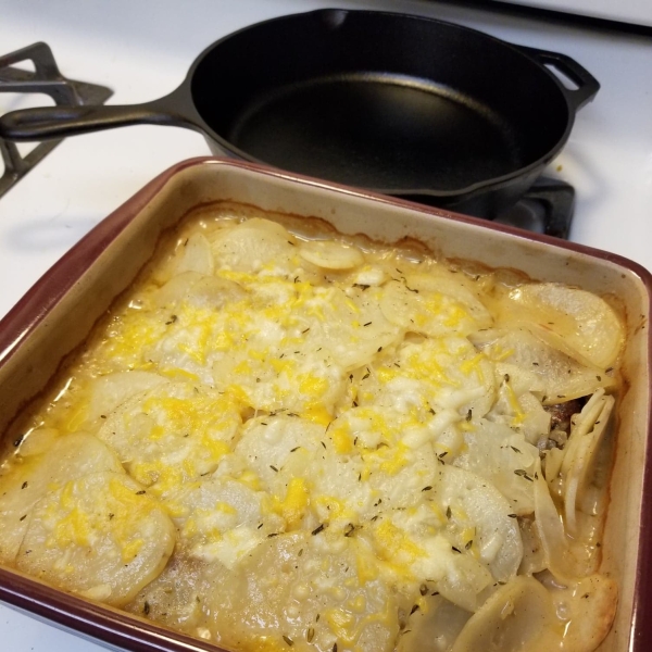 Pork Chops with Creamy Scalloped Potatoes