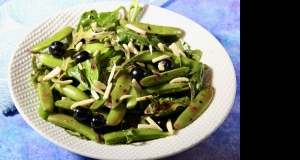 Sugar Snap Pea and Blueberry Salad