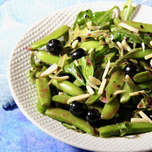 Sugar Snap Pea and Blueberry Salad