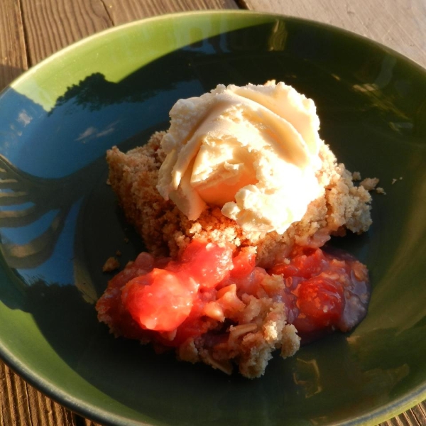 Fresh Cherry Crisp