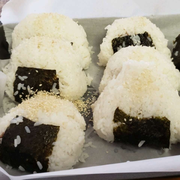 Onigiri (Japanese Rice Balls)