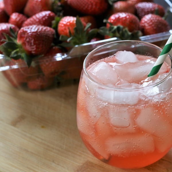 Gin-Berry Fizz