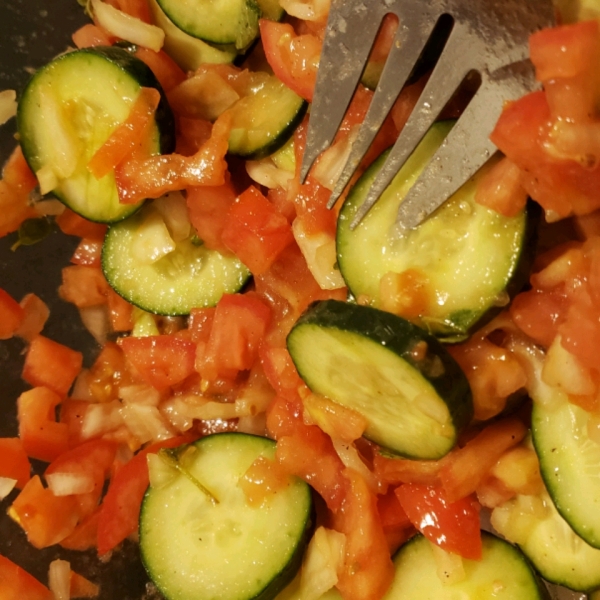 Italian Tomato Cucumber Salad