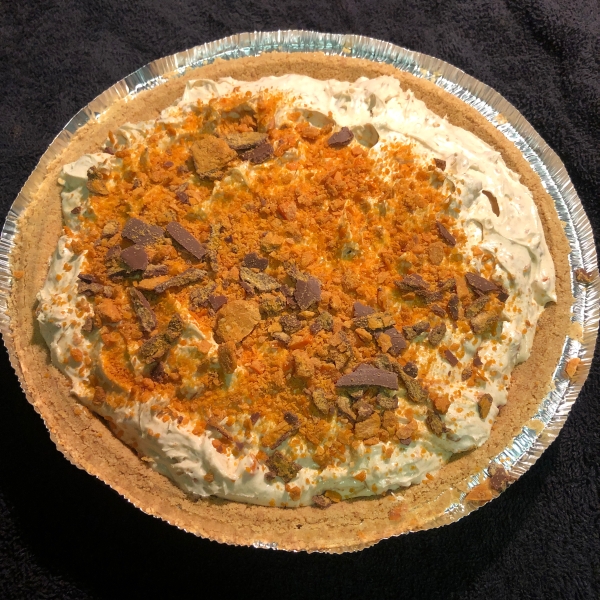 Peanut-Butterfinger Cream Pie