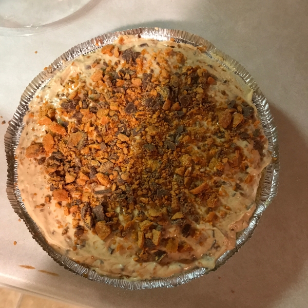 Peanut-Butterfinger Cream Pie