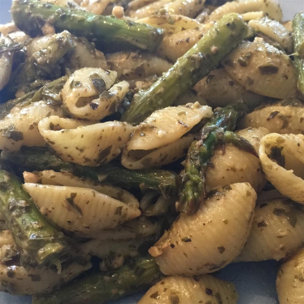 Pasta with Asparagus Pesto