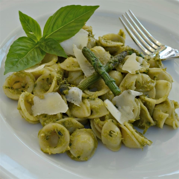 Pasta with Asparagus Pesto