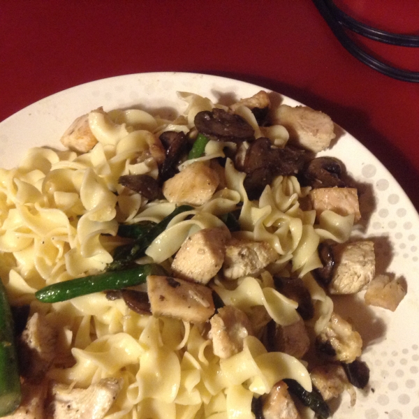 Chicken and Asparagus with Penne Pasta