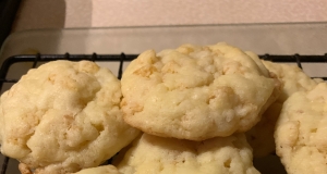 Crisp Little Lemon Cookies