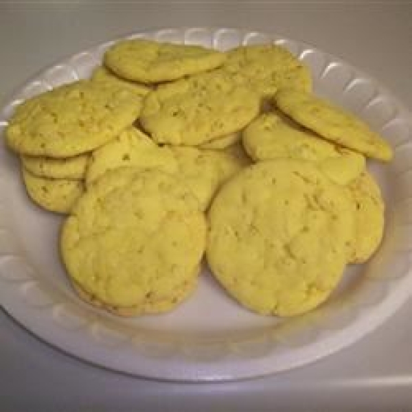 Crisp Little Lemon Cookies