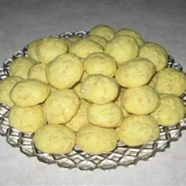 Crisp Little Lemon Cookies