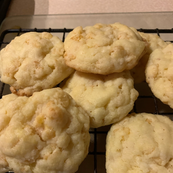 Crisp Little Lemon Cookies