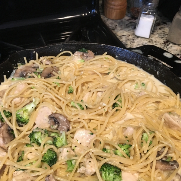 Chicken and Broccoli Fettuccini Skillet Dinner