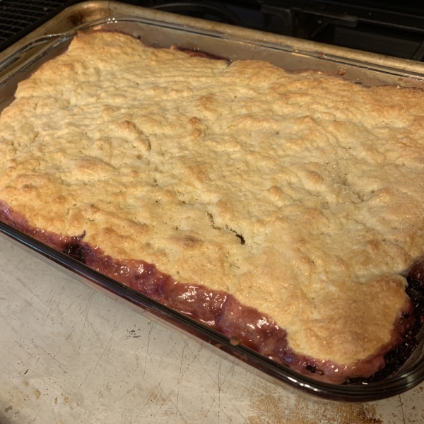 Traditional Blackberry Cobbler