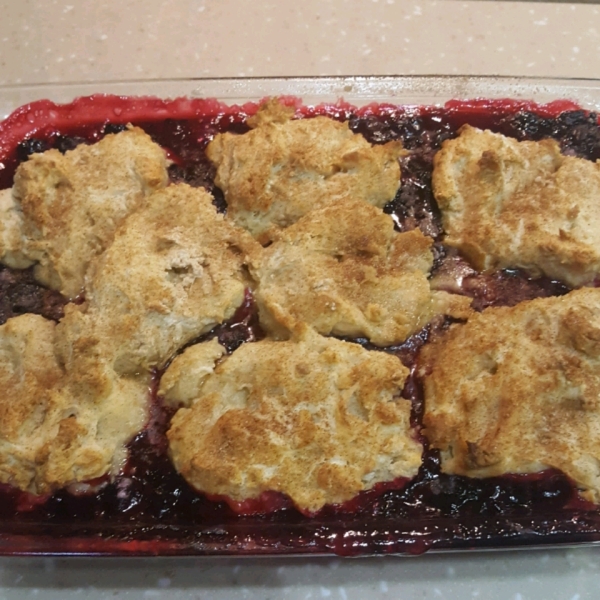 Traditional Blackberry Cobbler