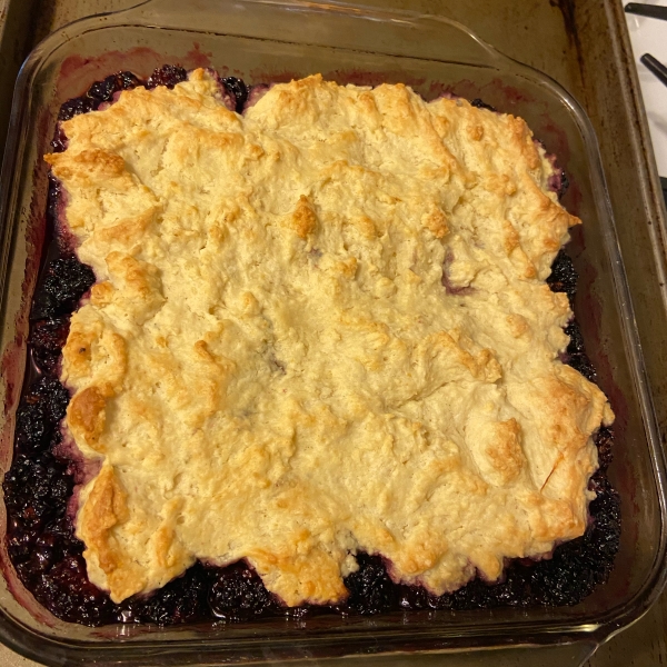 Traditional Blackberry Cobbler