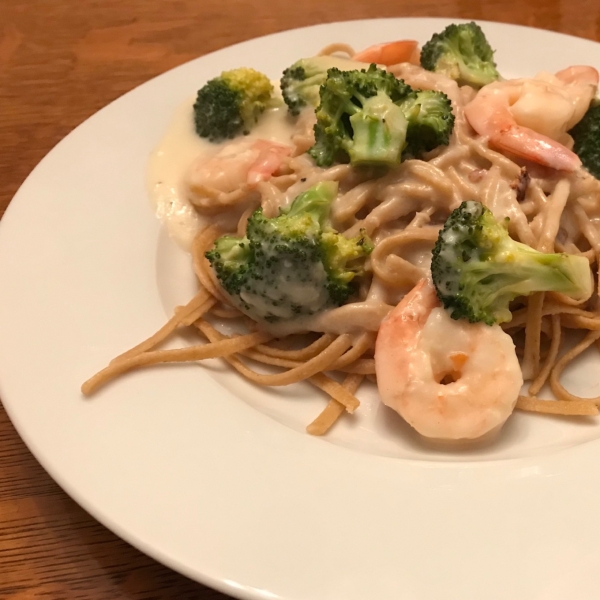 Healthier Alfredo Sauce with Shrimp and Broccoli