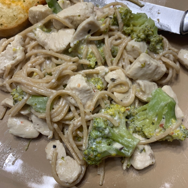 Easy Chicken and Broccoli Alfredo