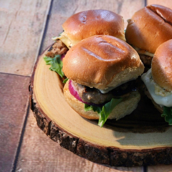 Pork Burger Sliders with Peach-Tarragon Aioli