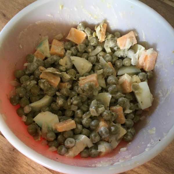 Green Pea Salad With Cheddar Cheese