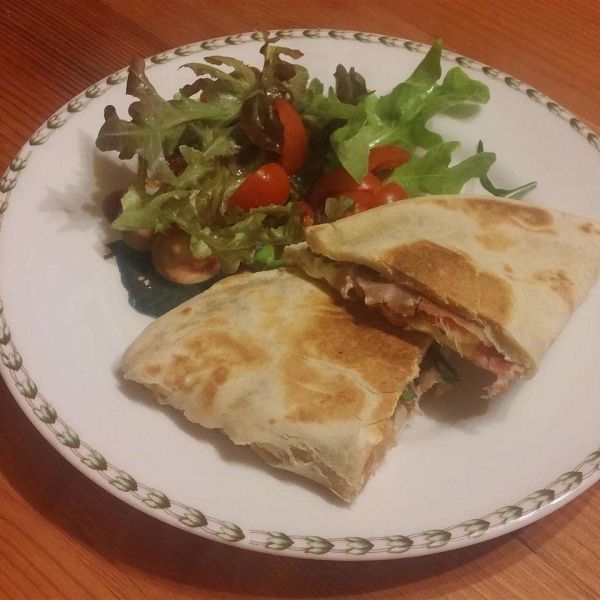 Piadina Romagnola (Italian Flat Bread)