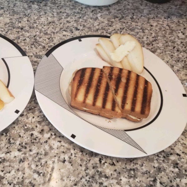 Grilled Brie and Pear Sandwich