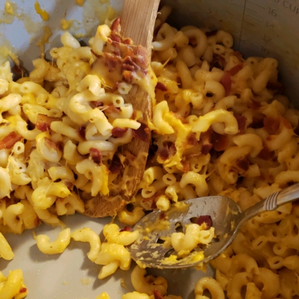 Creamy Instant Pot® Bacon Macaroni and Cheese