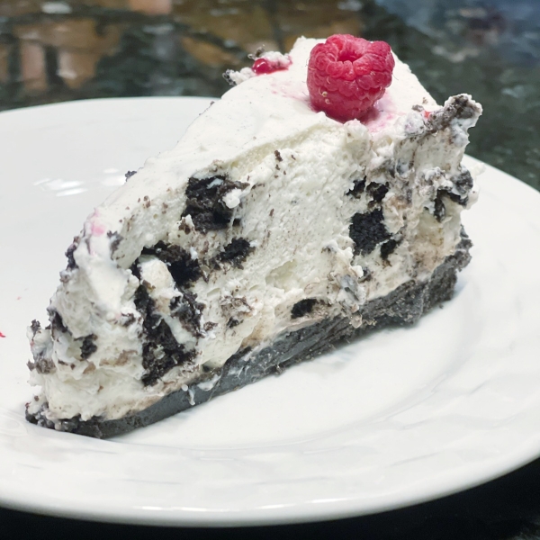Oreo® White Chocolate Mousse Cake