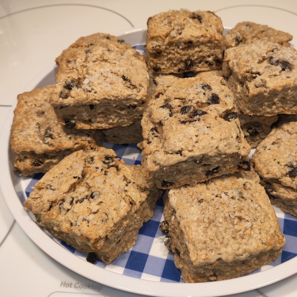 Oatmeal-Currant Scones