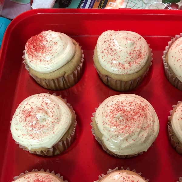 Spiced Cupcakes with Cinnamon Cream Cheese Frosting