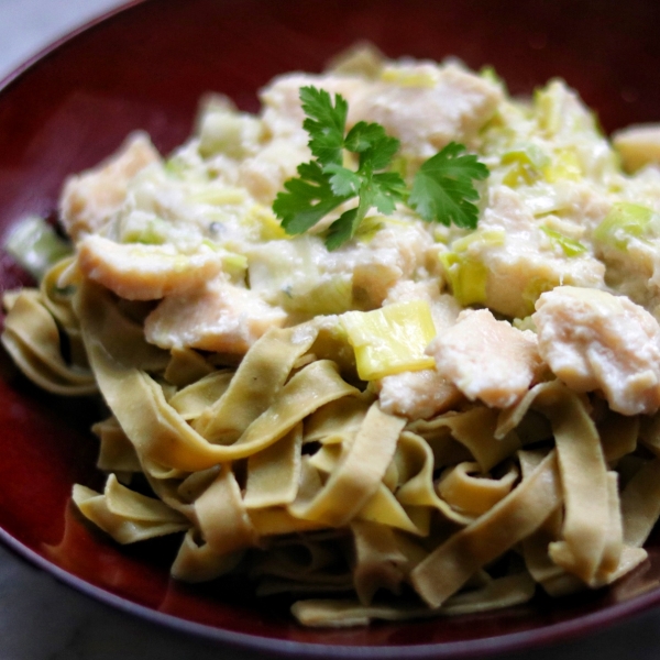 Fettuccine with Chicken, Leeks, and Gorgonzola