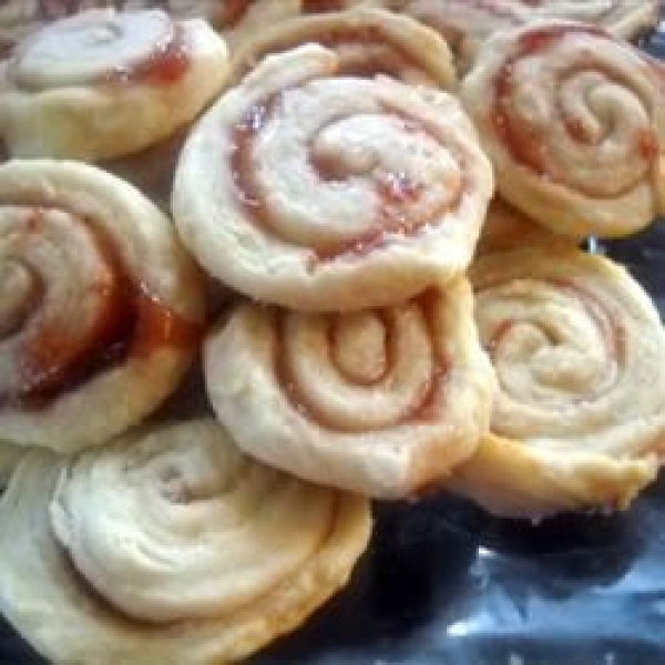 Apricot-Filled Pinwheels