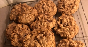 Vegan Chocolate Chip, Oatmeal, and Nut Cookies