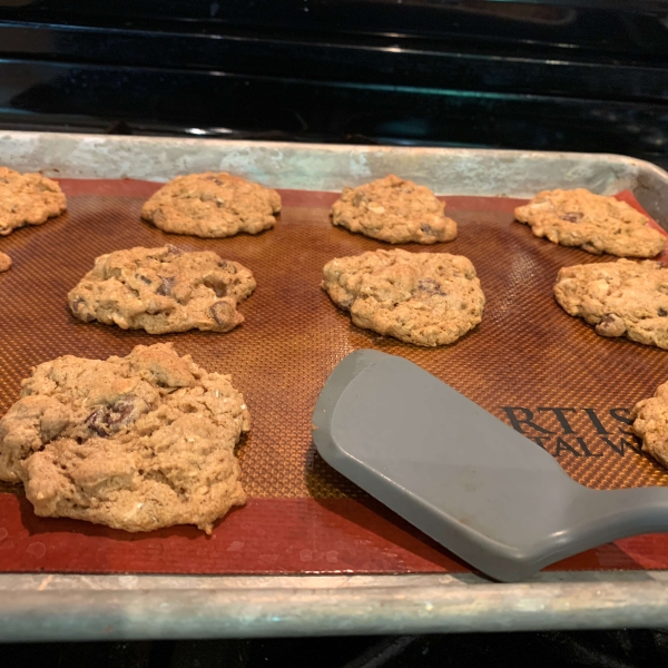 Vegan Chocolate Chip, Oatmeal, and Nut Cookies